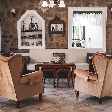 Ξενοδοχείο Muhafazakar Aileye Tam Korunakli Oezel Havuzlu Malikane 8+2 4*