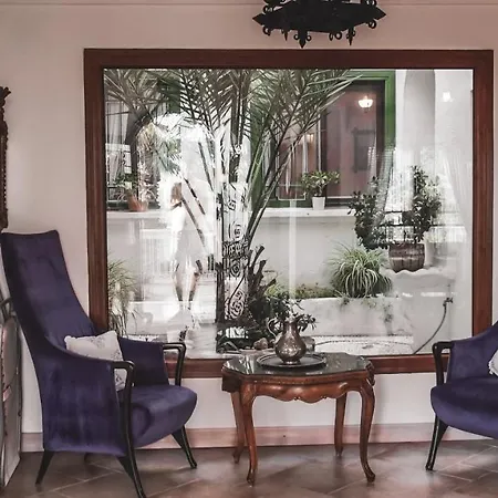 Villa Muhafazakar Aileye Tam Korunakli Ozel Havuzlu Malikane 8+2 Bodrum