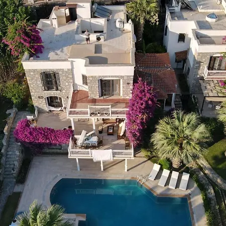 Muhafazakar Aileye Tam Korunakli Ozel Havuzlu Malikane 8+2 Villa Bodrum
